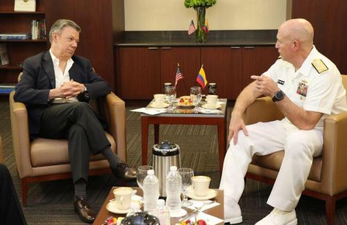 Colombian President Juan Manuel Santos and U.S. Navy Adm. Kurt W. Tidd, commander of SOUTHCOM, talk during a private meeting shortly after the president arrived at the military headquarters to thank its personnel. (Photo: Jose Ruiz, SOUTHCOM Public Affairs) 
