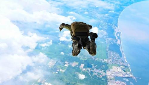 A U.S. Army soldier conducts a high-altitude low-opening jump over Guatemala as part of Resolute Sentinel 22, June 13, 2022. Resolute Sentinel 22 is a multinational training opportunity that offers real-world benefits to U.S. and partner nation military personnel and the people of Belize, Guatemala, Honduras, and El Salvador by promoting well-being and readiness in addition to building long-term partnerships. (Photo: U.S. Air Force Technical Sergeant Michael Cossaboom)