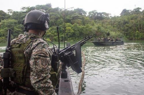 O corpo desenvolve operações anfíbias, fluviais, terrestres, de defesa das costas e de operações especiais, ao longo dos 15.400 km de rios navegáveis. (Foto: Marinha Nacional da Colômbia)